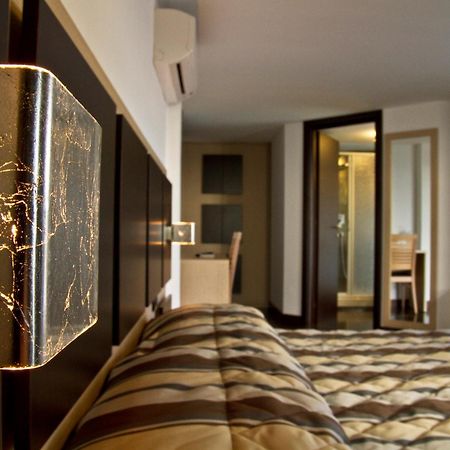Hotel Ristorante Centosedici Terracina Kültér fotó