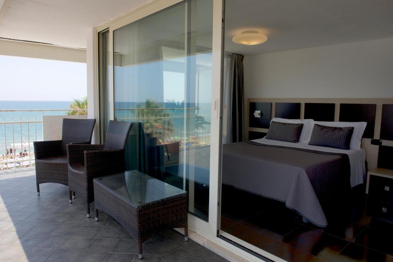 Hotel Ristorante Centosedici Terracina Kültér fotó
