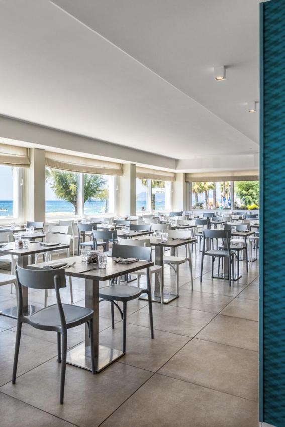 Hotel Ristorante Centosedici Terracina Kültér fotó