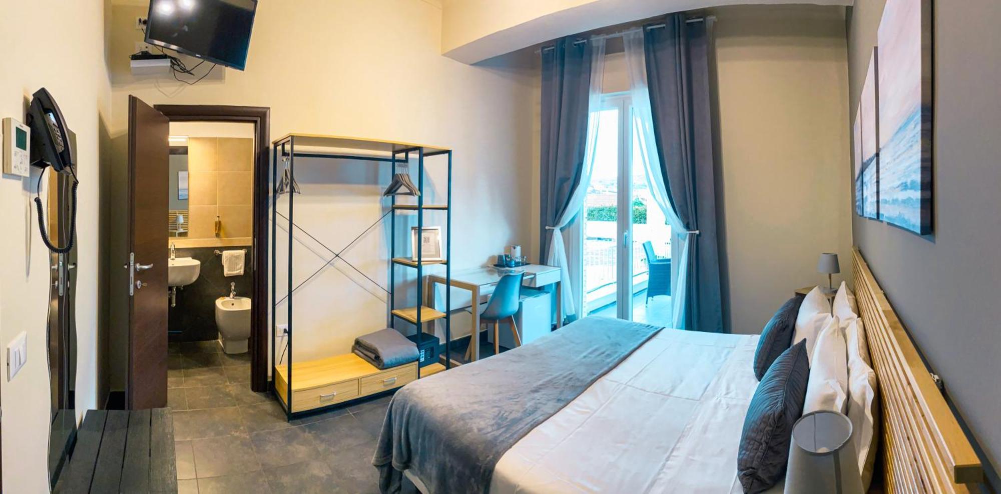 Hotel Ristorante Centosedici Terracina Kültér fotó